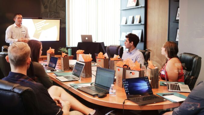 Stage recrutement entreprise avec formation en entreprise Recrutement et Stage en Entreprise : Clés pour une Intégration Réussie